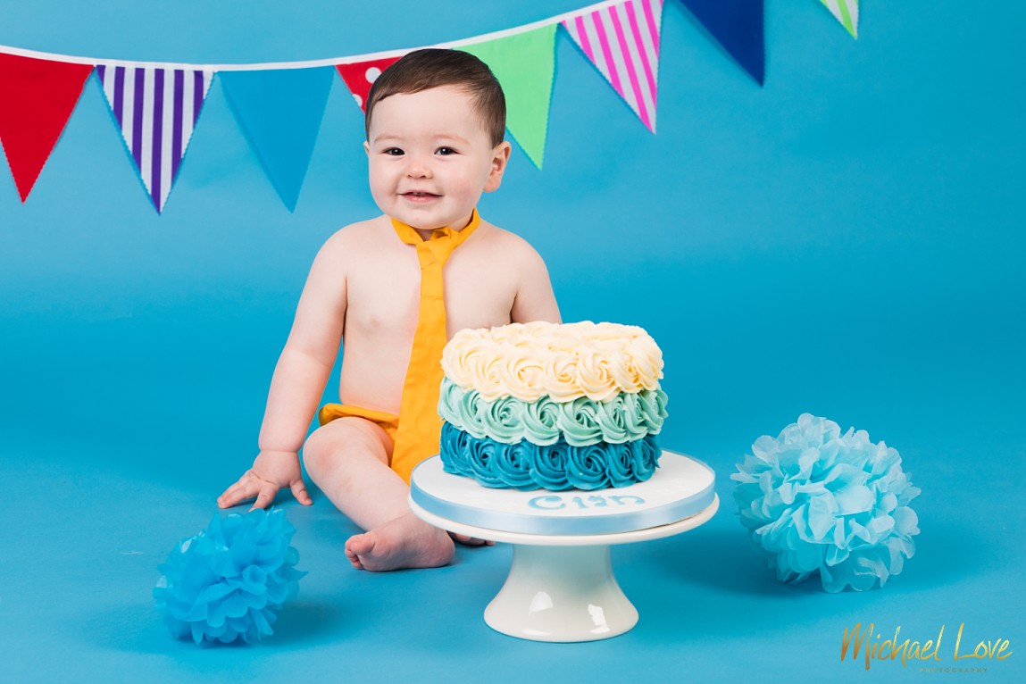 Baby on his cake smash photos in Derry
